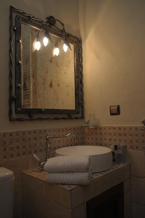Roes Suites Káto Loutrákion 외부 사진