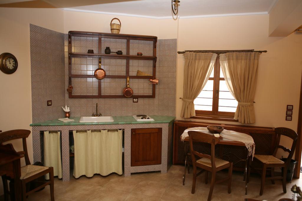 Roes Suites Káto Loutrákion 외부 사진