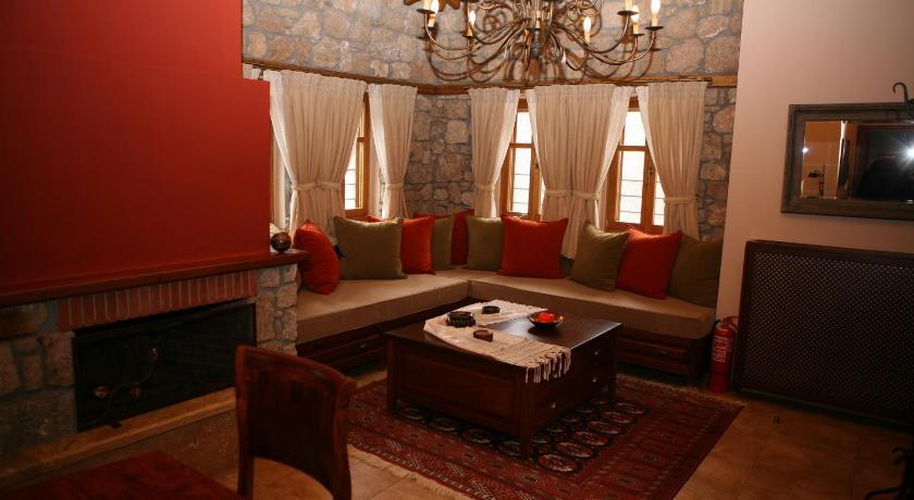 Roes Suites Káto Loutrákion 외부 사진