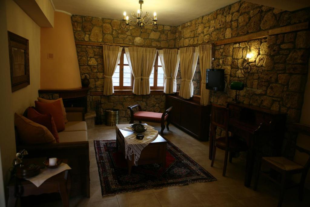 Roes Suites Káto Loutrákion 외부 사진