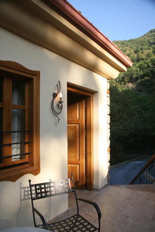 Roes Suites Káto Loutrákion 외부 사진