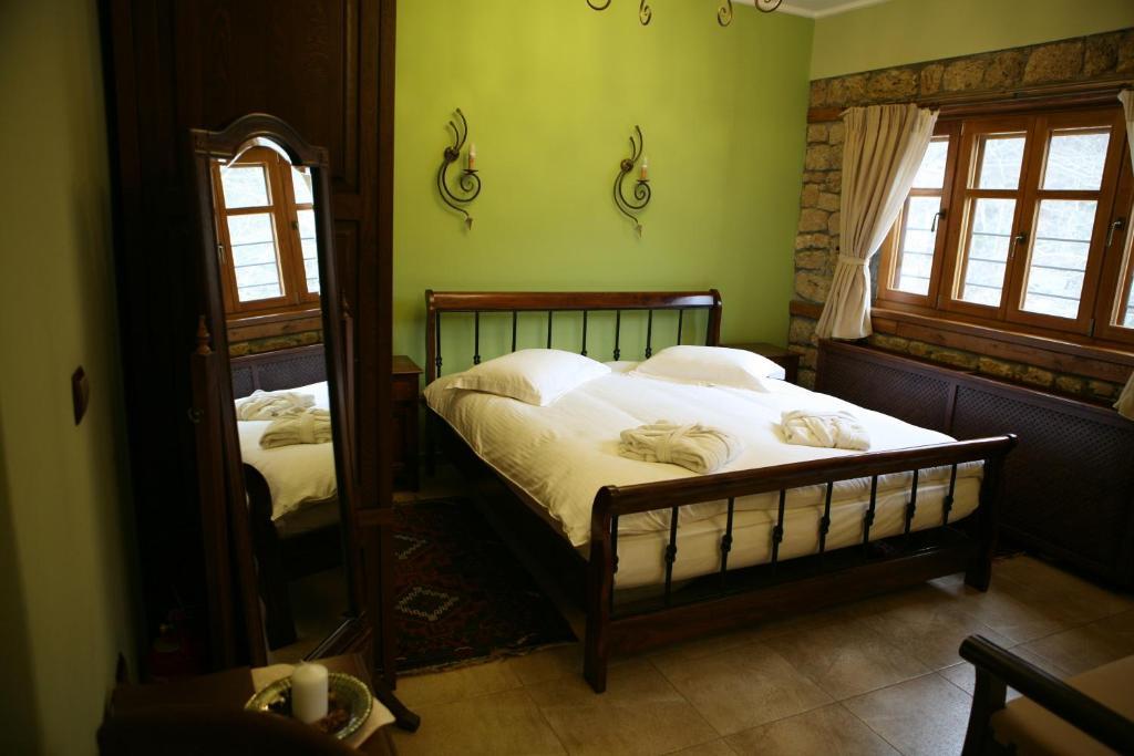 Roes Suites Káto Loutrákion 외부 사진