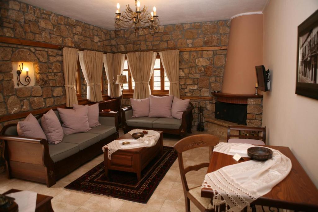 Roes Suites Káto Loutrákion 외부 사진