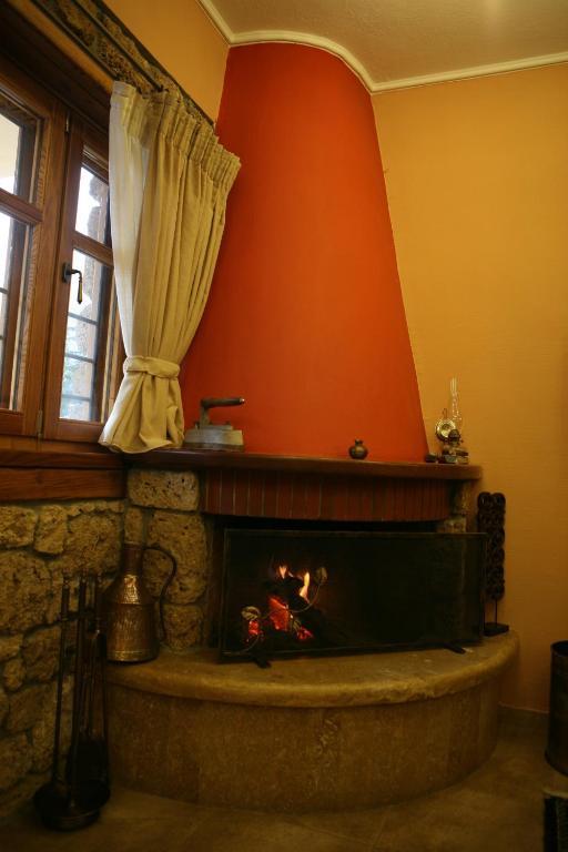 Roes Suites Káto Loutrákion 외부 사진